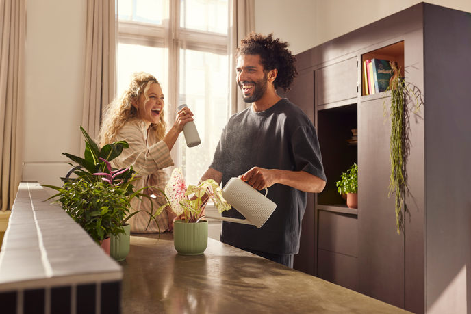 vibes fold watering can 1.7ltr bianco lino